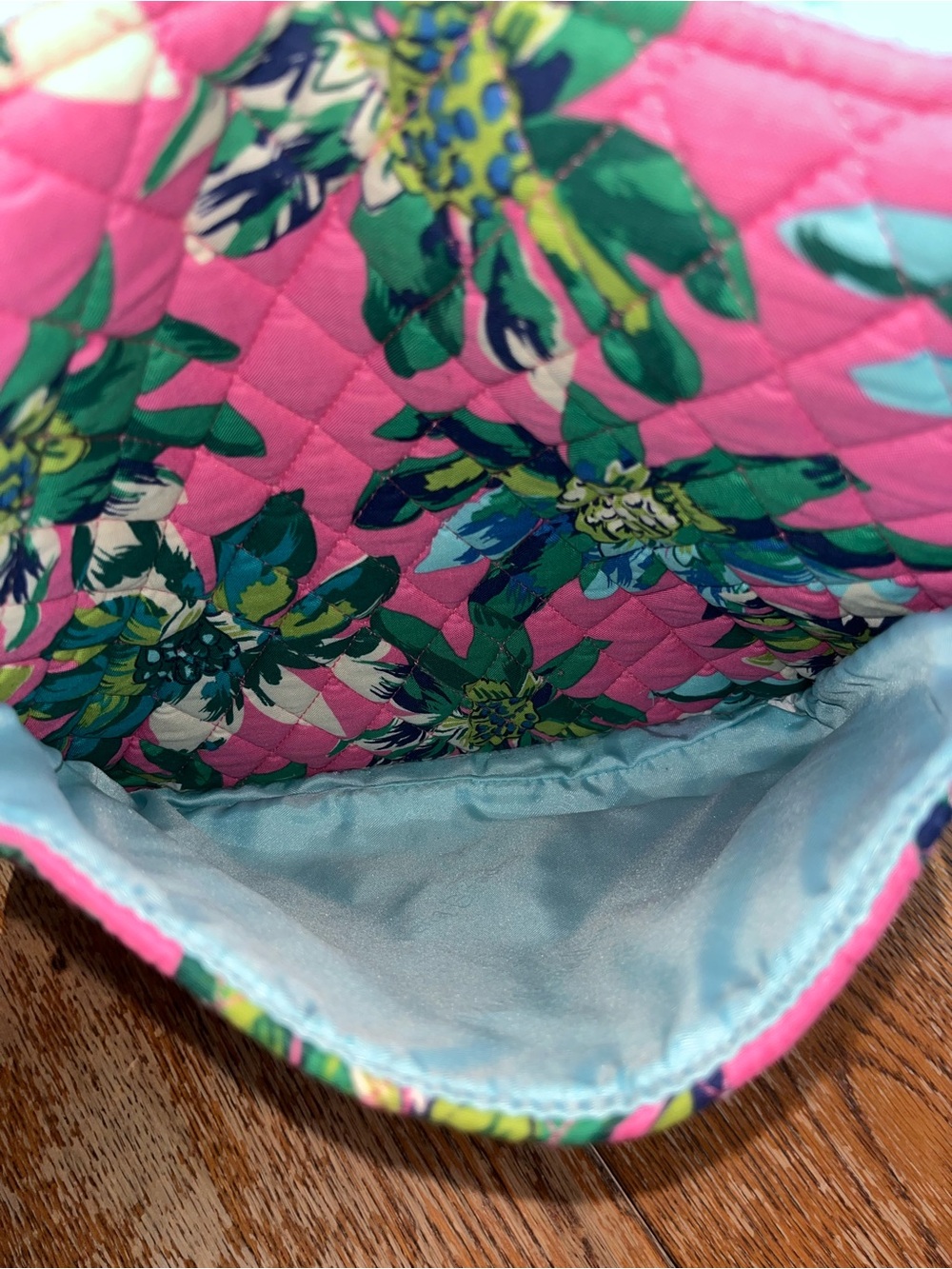 Vera Bradley Hipster Mail Bag Tropical Paradise Pink Green Aqua and Off-White - Picture 5 of 9